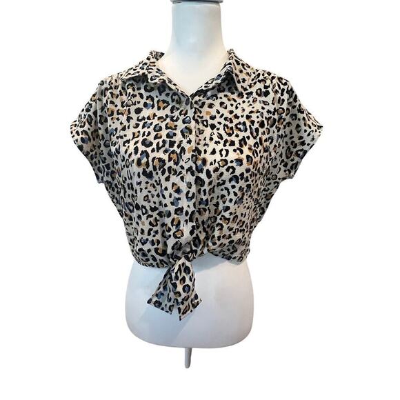 Timing Tops - TIMING BUTTON UP CROP TOP CHEETAH PRINT WOMENS LARGE